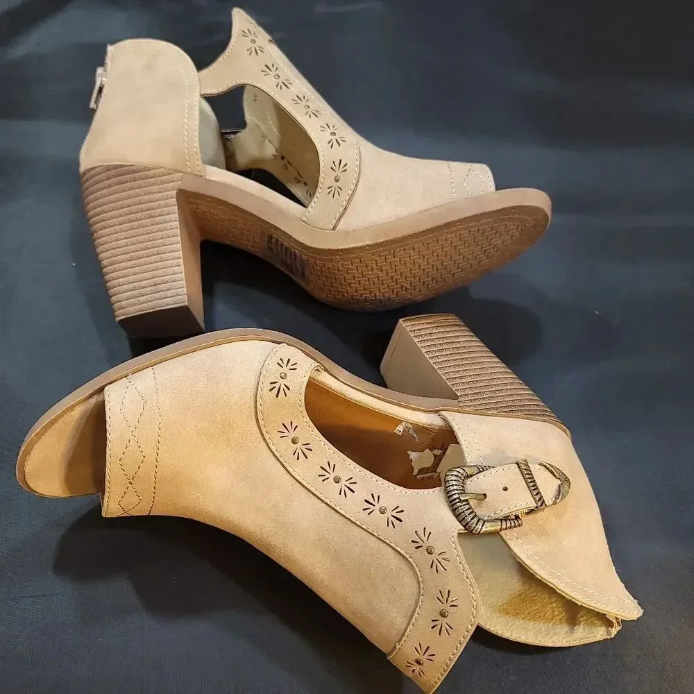 BRAND NEW JELLYPOP MEMORY FOAM STACKED HEEL BOOTIES